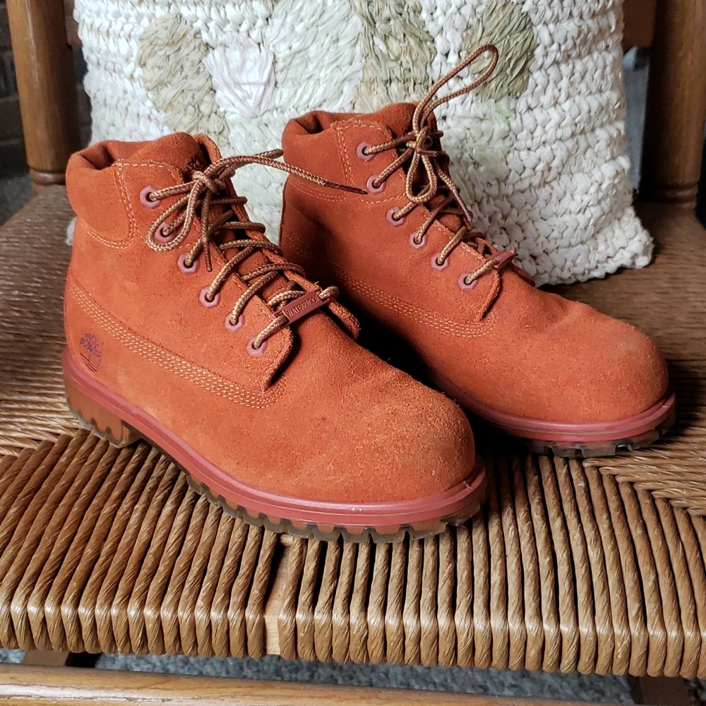 Timberland waterproof boots, girls size 2.5, rust